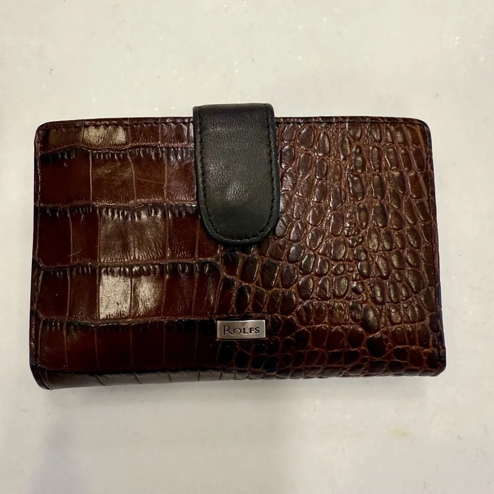 ROLFS Women’s Brown Leather Crocodile Embossed Wallet W/ Kiss Lock Coin Holder